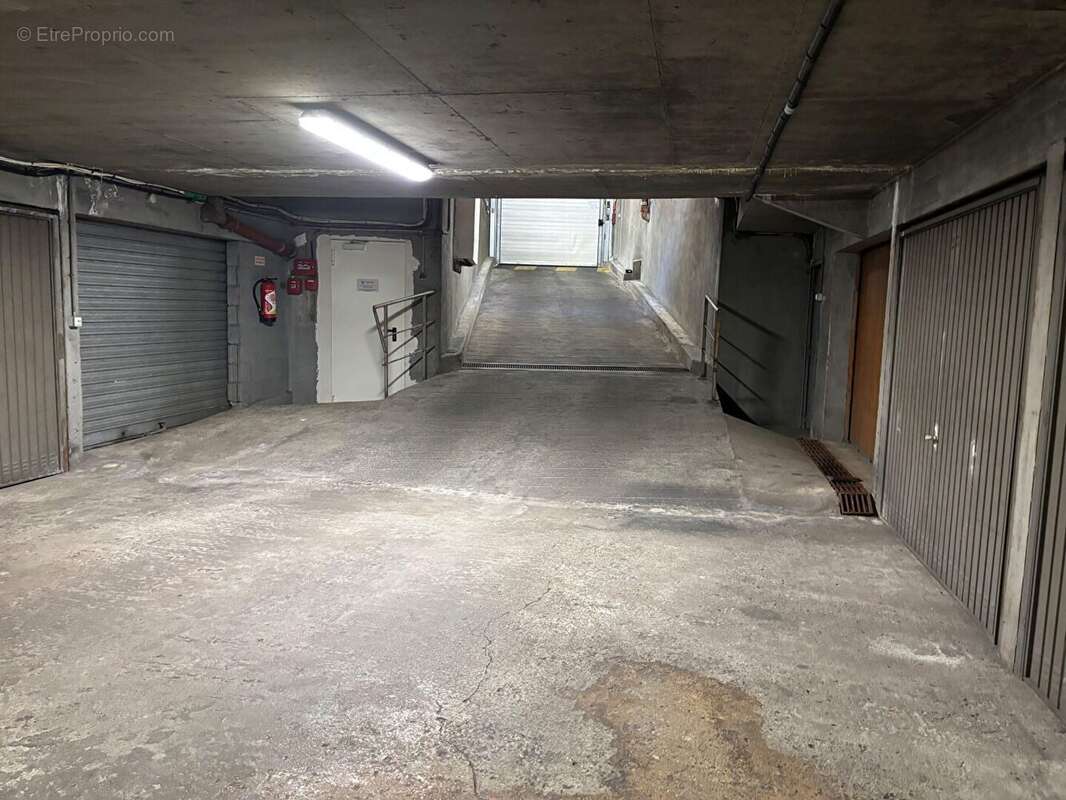 Parking 11 m² à Montrouge  - photo 5