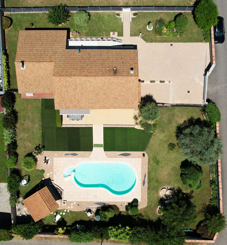 Maison à SAINT-PIERRE-DE-CHANDIEU