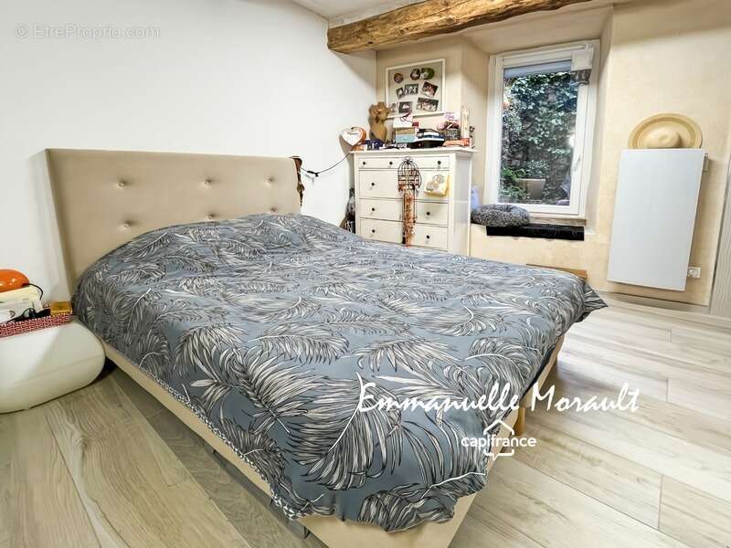 Appartement à BAGNOLS-EN-FORET