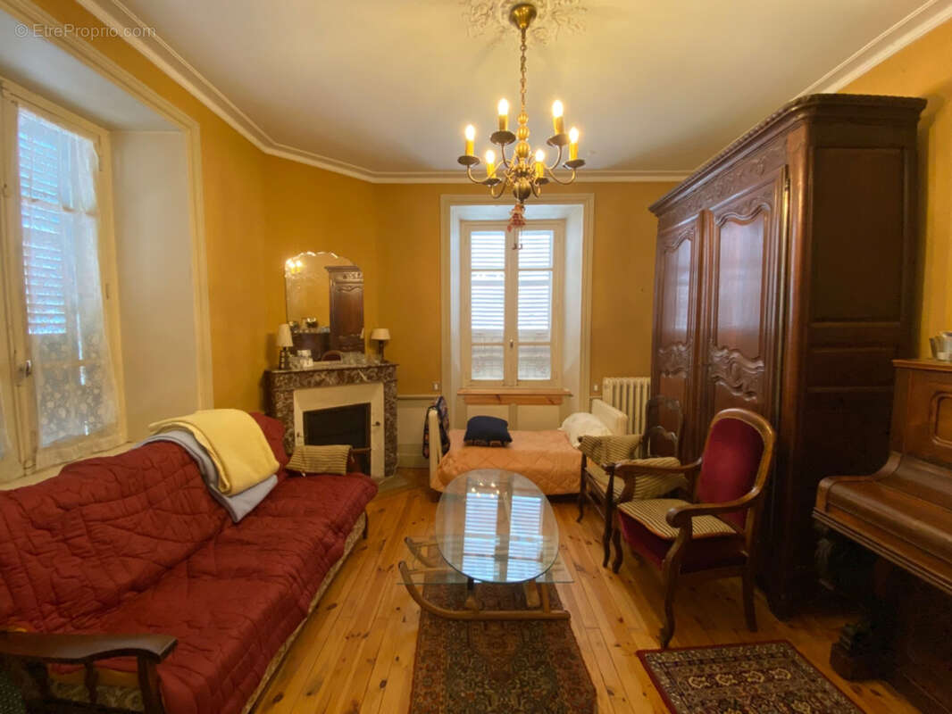 Maison à SAINT-ALYRE-D'ARLANC