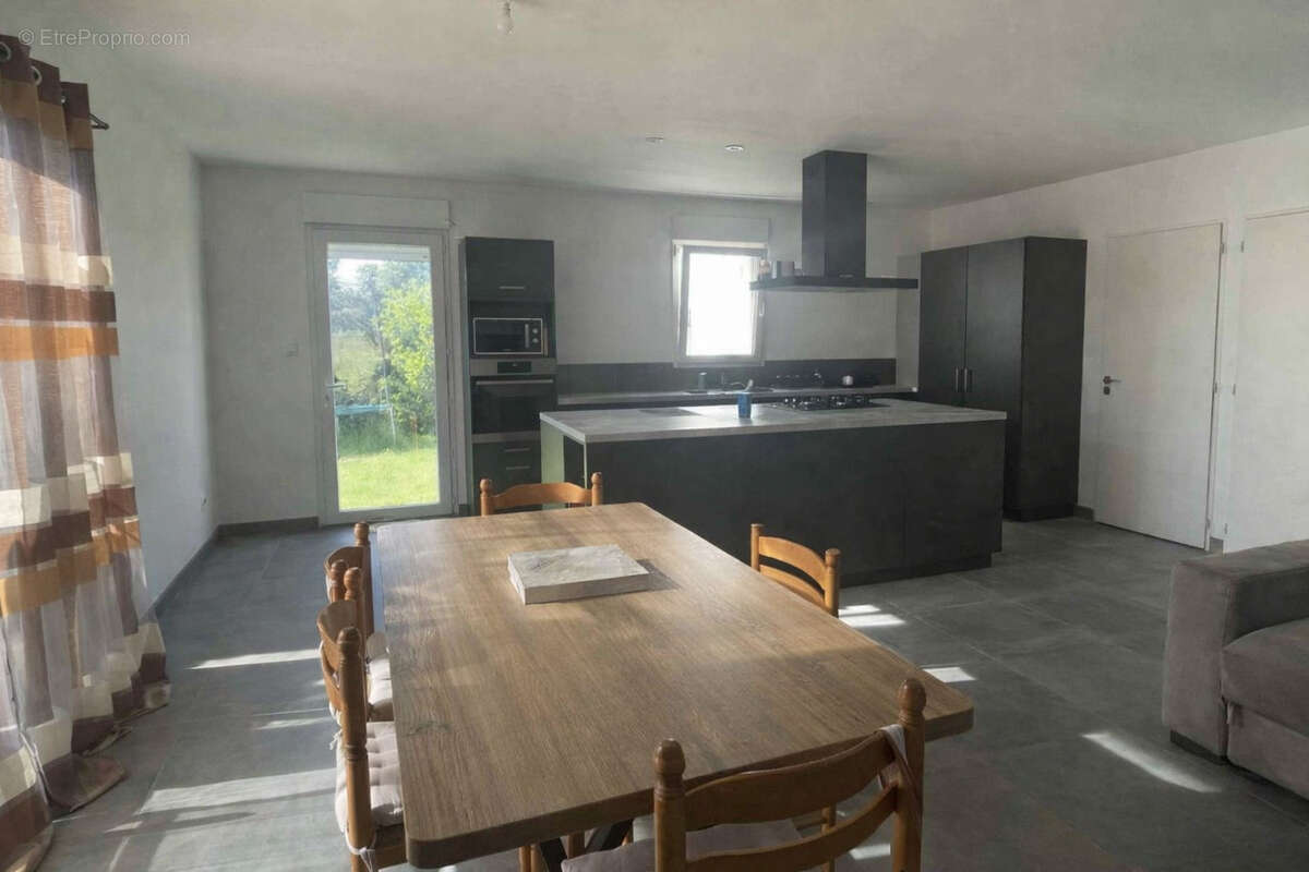 Maison à ROCHETREJOUX