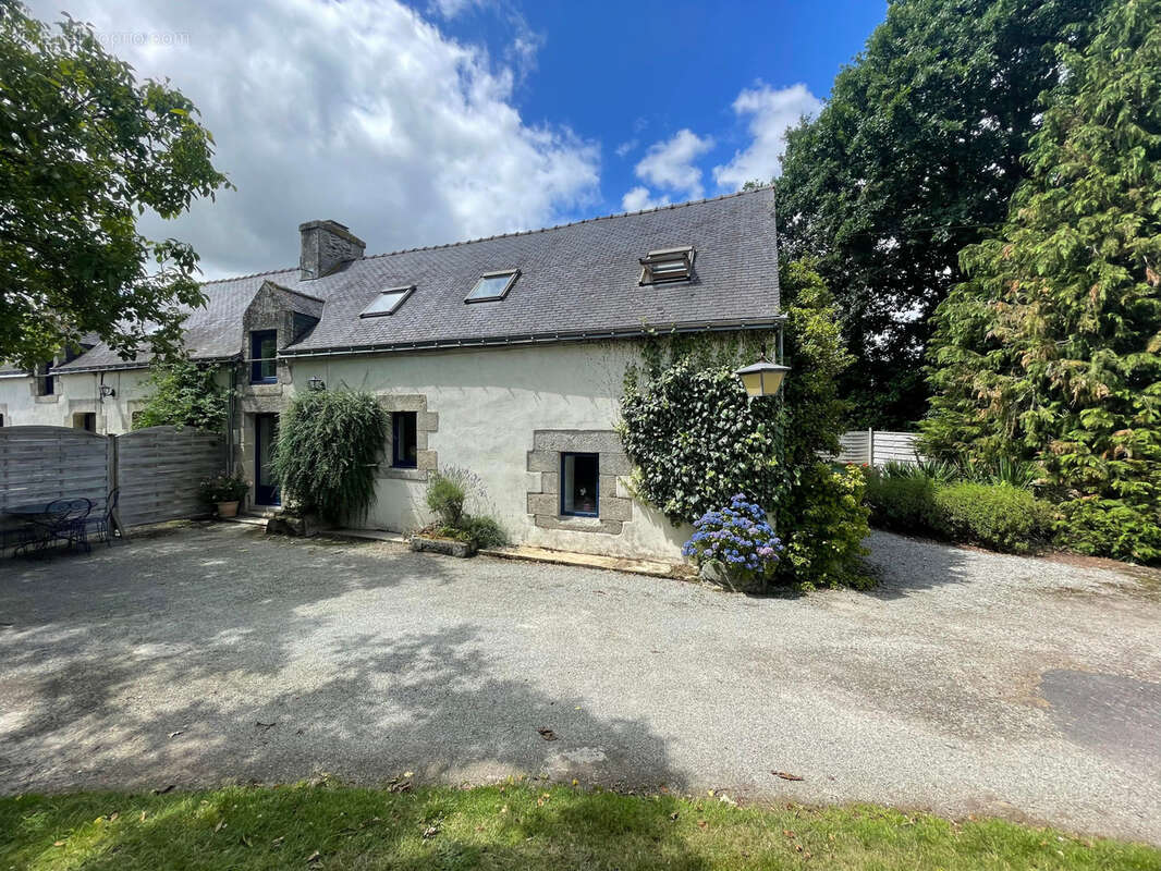 Maison à REGUINY