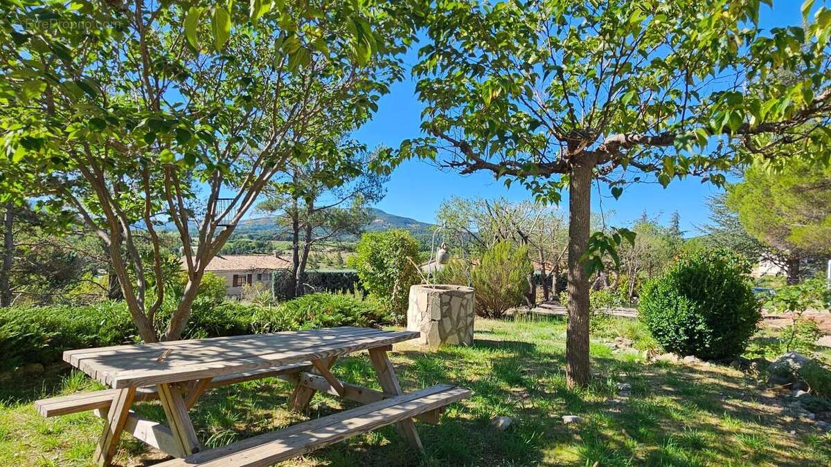 Photo 3 - Maison à ONGLES