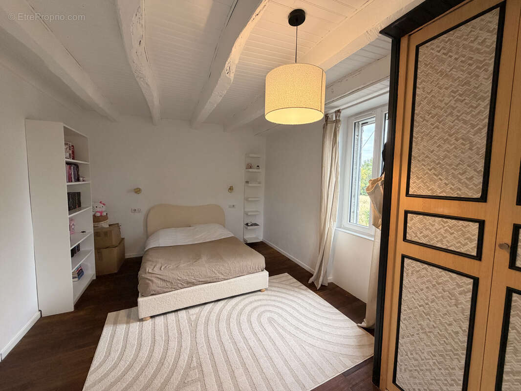 Maison familiale avec et jardin à Tauriac - photo 7