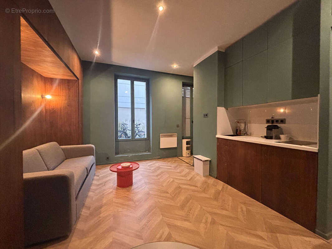 Appartement à PARIS-14E