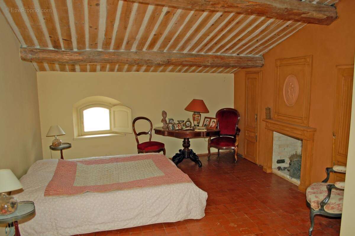 Maison à ALLEMAGNE-EN-PROVENCE