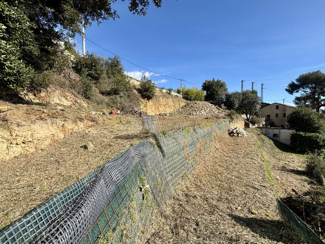 Terrain constructible avec permis accordé à Sainte-Agnès - photo 3