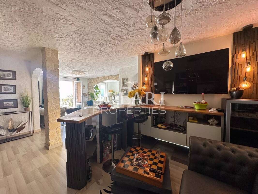 Maison à MANDELIEU-LA-NAPOULE