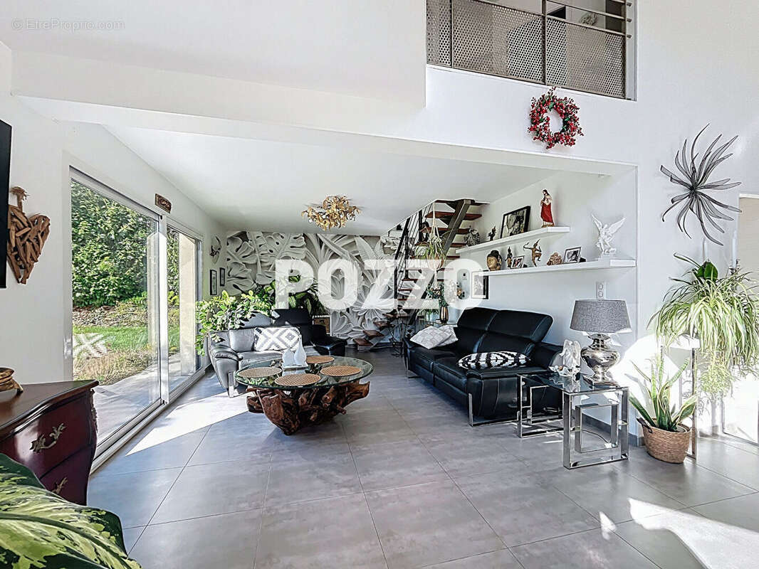 A Vendre - Les Loges Marchis - Maison 6 pièce(s) 154 m² - photo 3