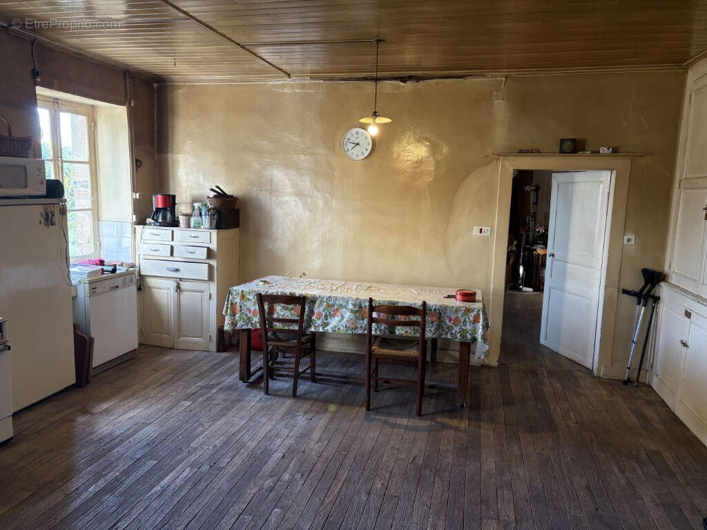 Maison à SAINT-AULAIRE