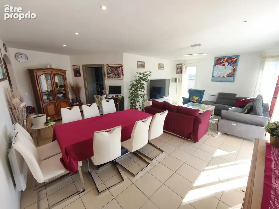 Maison T5 de 124 m2 avec garage et jardin clôturé - photo 5