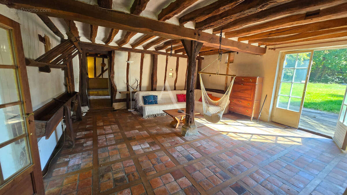 Maison à LES BORDES