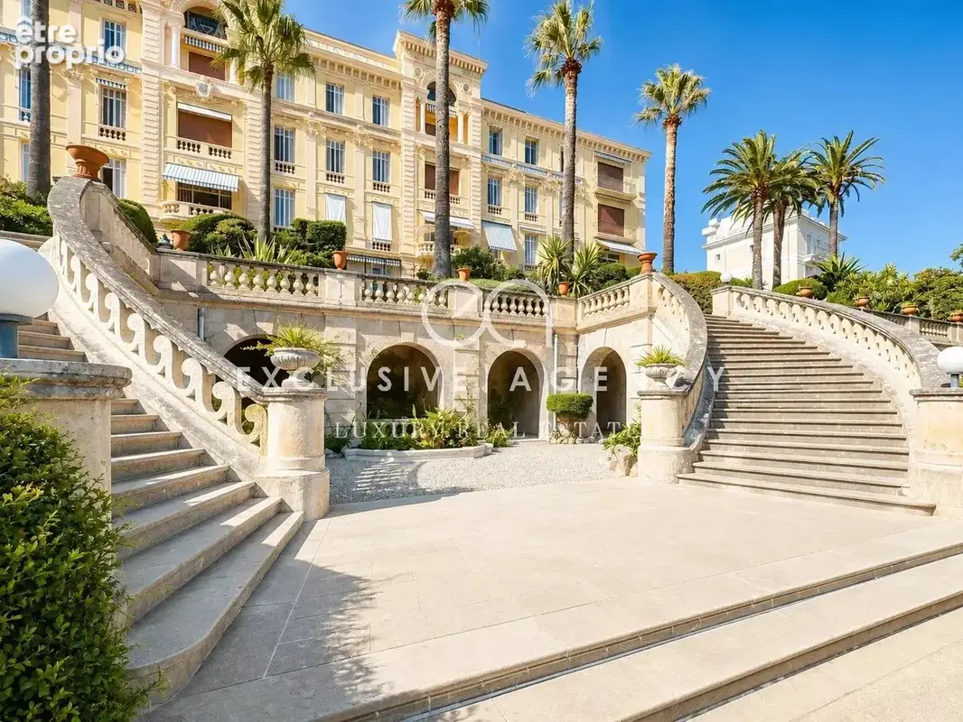 Cannes – dernier étage – magnifique 3 pièces de 91 m² – vue mer panoramique - photo 2