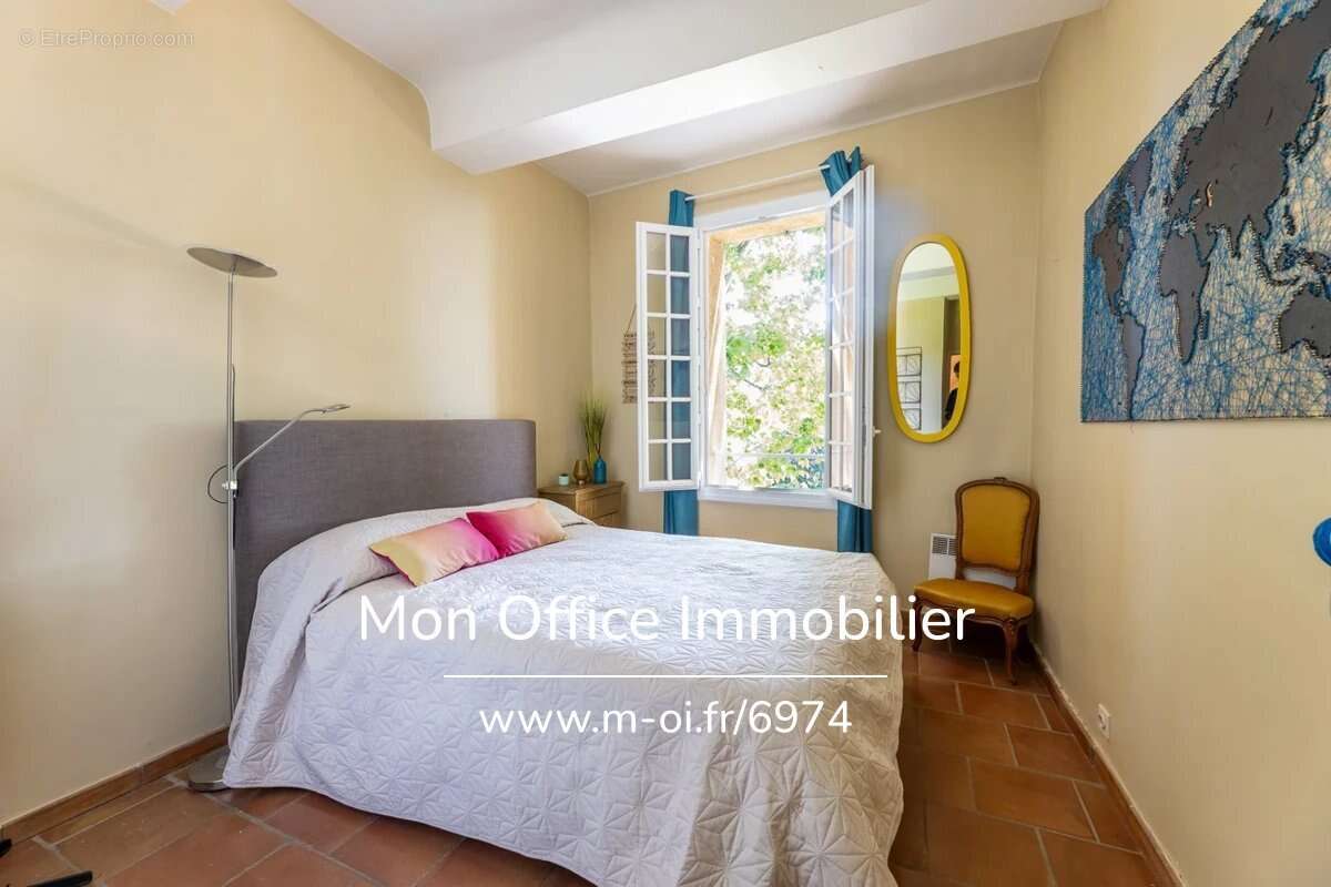 Référence : 6974-TLE - Aix en Provence - Bas de Bastide - XIX e siècle - 7 pièces - Proche centre ville - Piscine - Pool house-  - photo 10