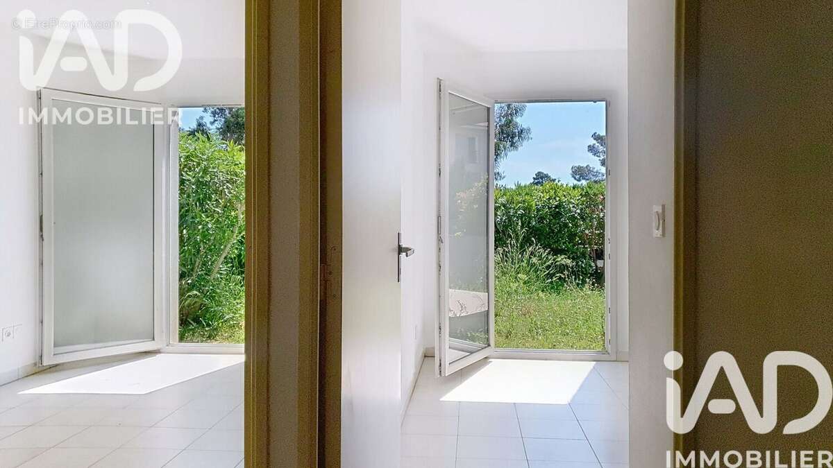 Photo 7 - Appartement à ROQUEBRUNE-SUR-ARGENS
