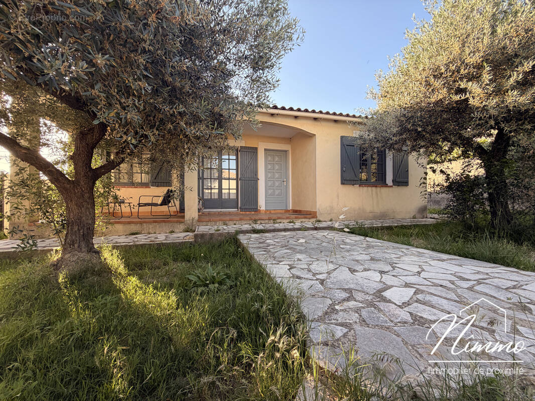 Maison à CAVEIRAC