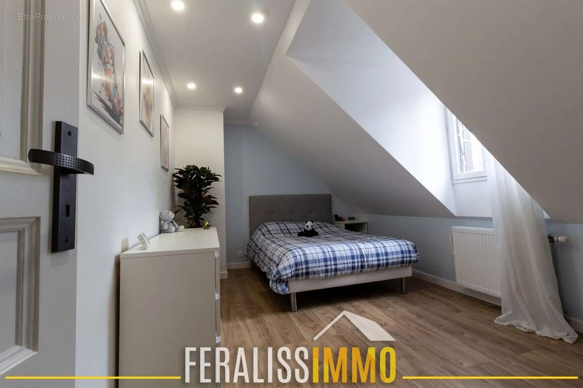 Maison à VAUX-SUR-SEINE