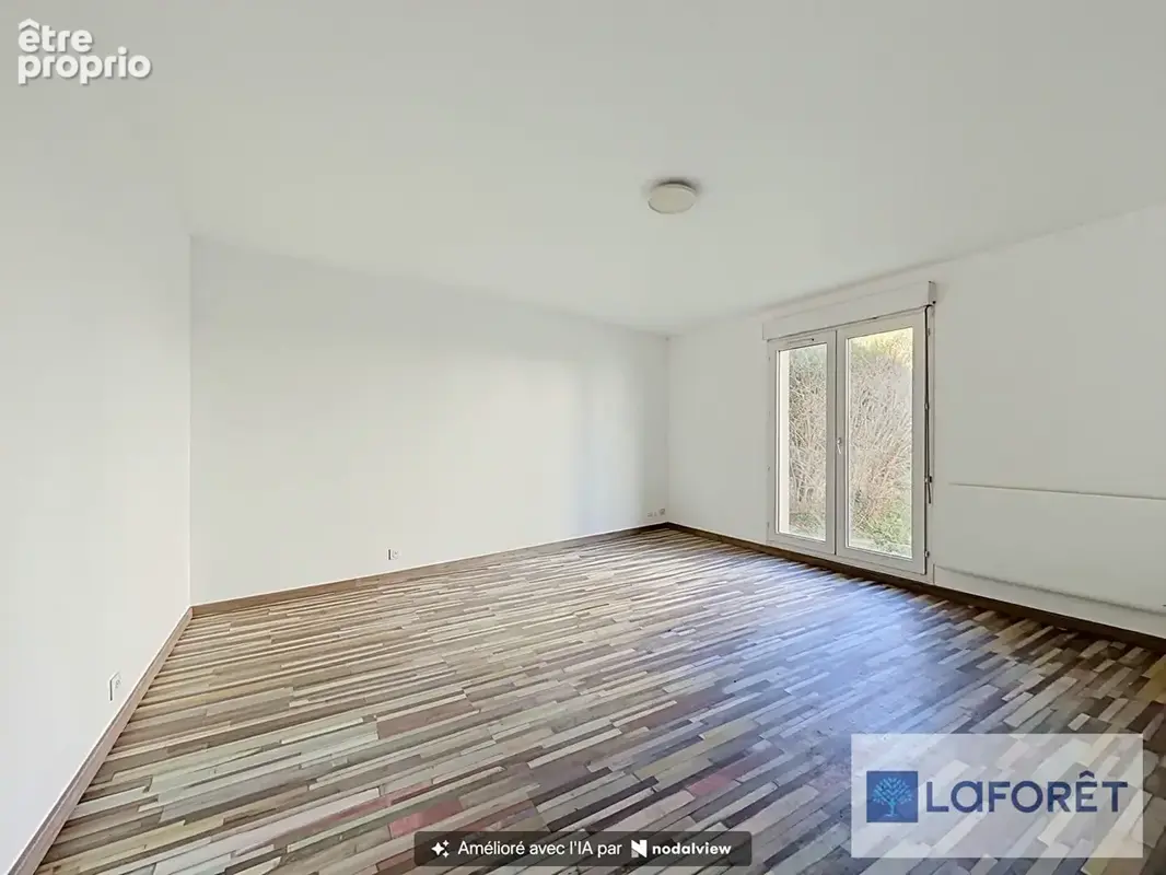 Appartement à NEAUPHLE-LE-CHATEAU