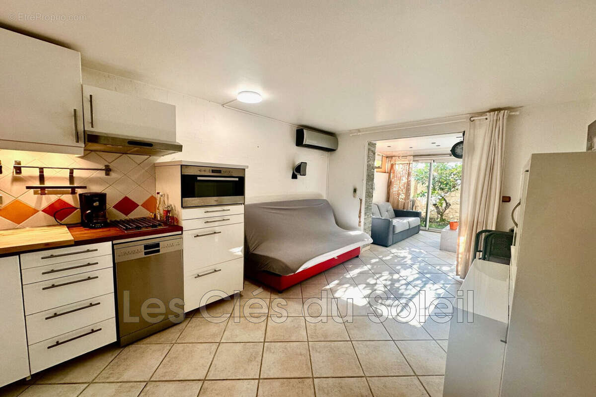 Appartement à LA LONDE-LES-MAURES