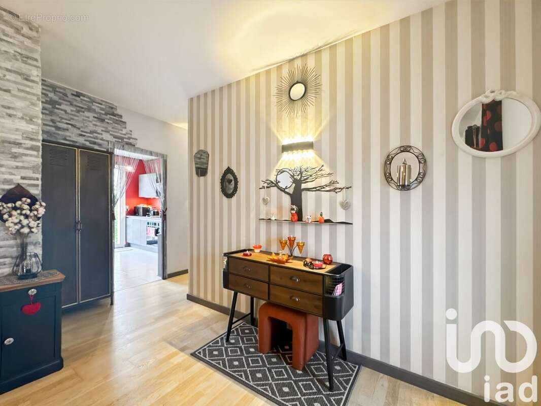 Photo 2 - Maison à LAVAL