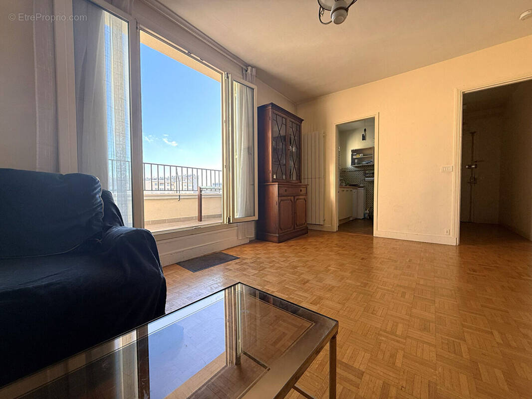 Appartement à MONTROUGE