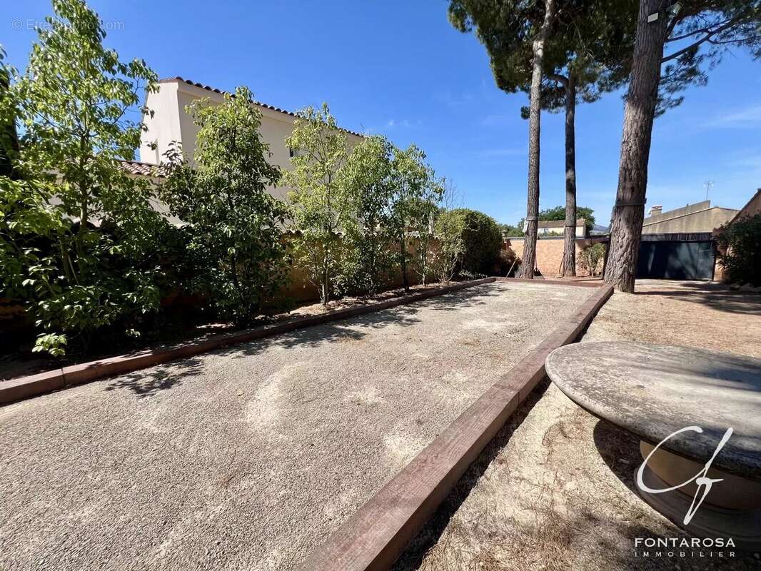 Maison à PUGET-SUR-ARGENS