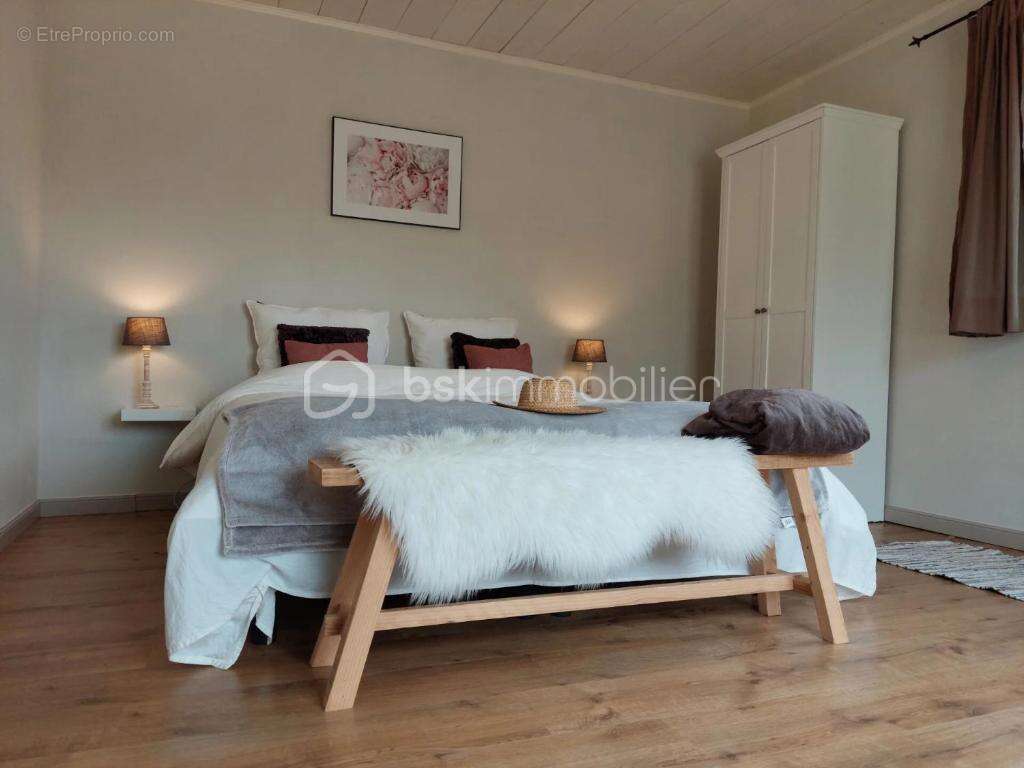 Maison à LUSSAS-ET-NONTRONNEAU