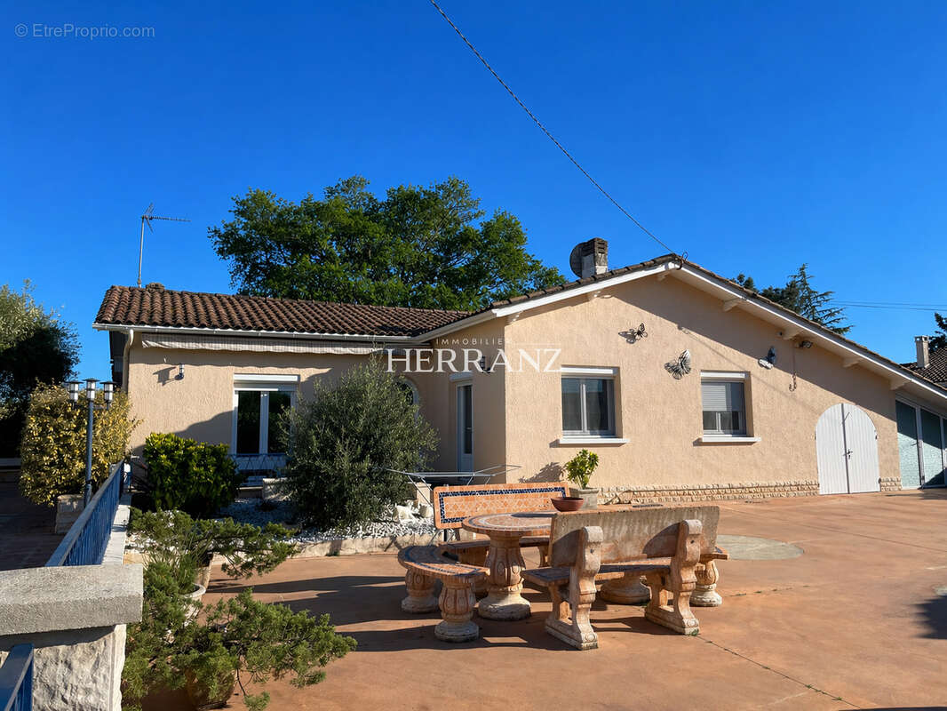 Maison à CIVRAC-SUR-DORDOGNE