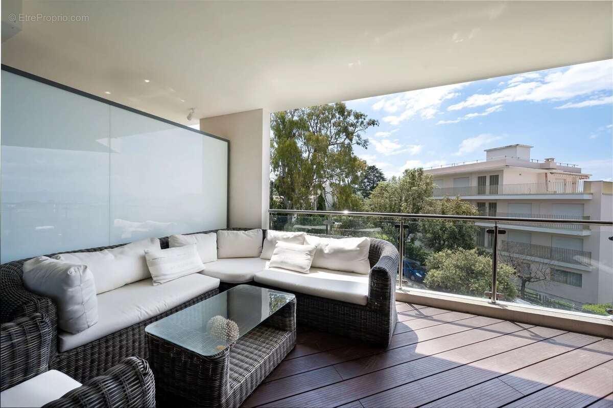 VENDU - CAP D'ANTIBES - Appartement avec vue mer dans résidence d'exception - photo 12