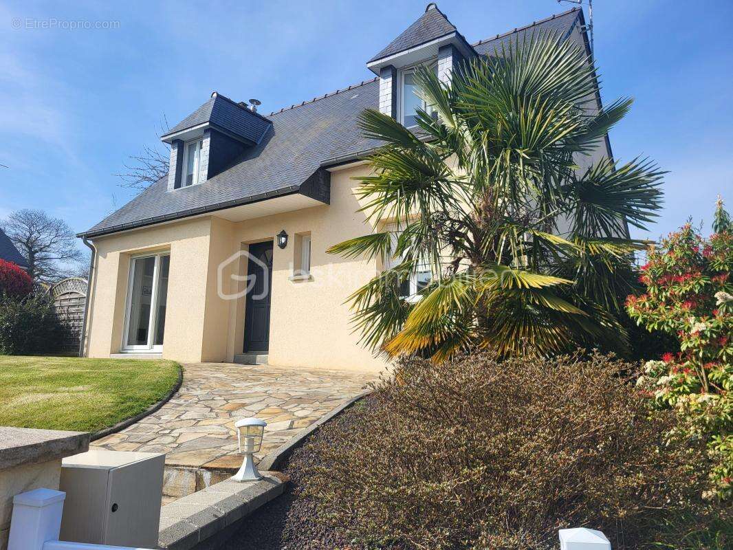 Maison à FOUGEROLLES-DU-PLESSIS