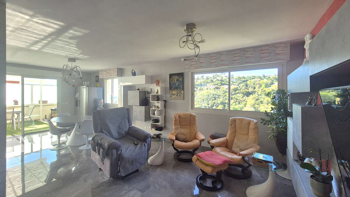 Appartement à MANDELIEU-LA-NAPOULE