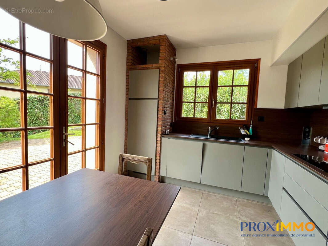 Maison 155 m² à Moirans  - photo 9