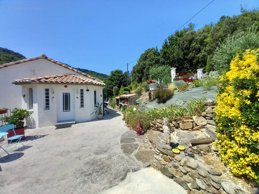 Maison de Standing en parfait état avec piscine. - photo 10