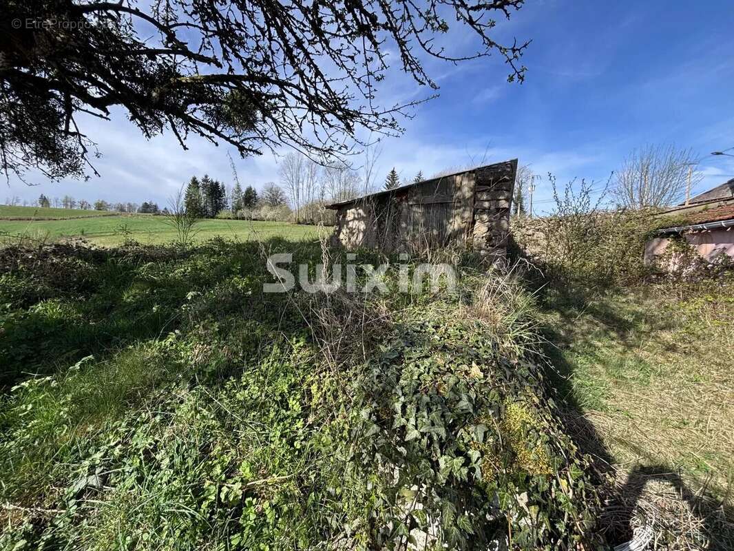 Maison à QUARRE-LES-TOMBES