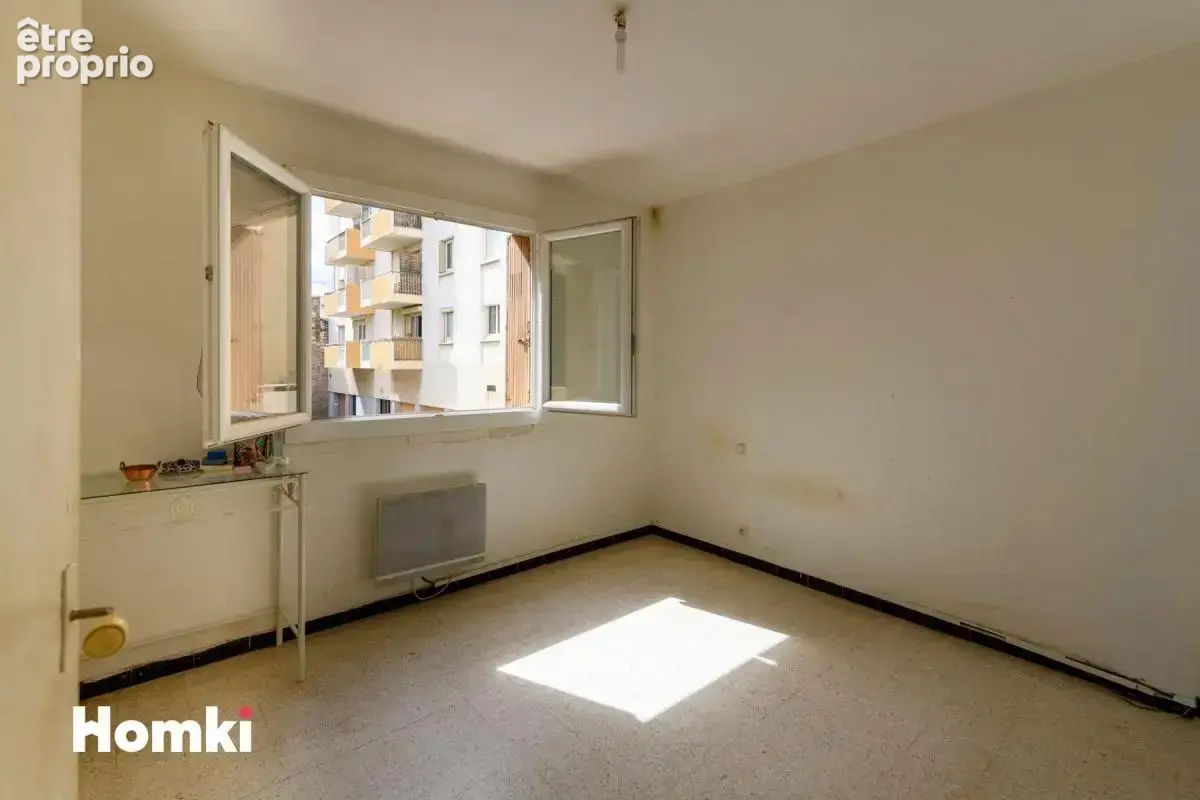 Appartement 3 pièces  de 67 m²  avec balcon à Nîmes, Rue Cordier - photo 8