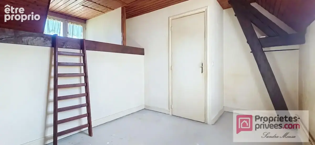 Maison de charme avec terrasse et beau potentiel - photo 12