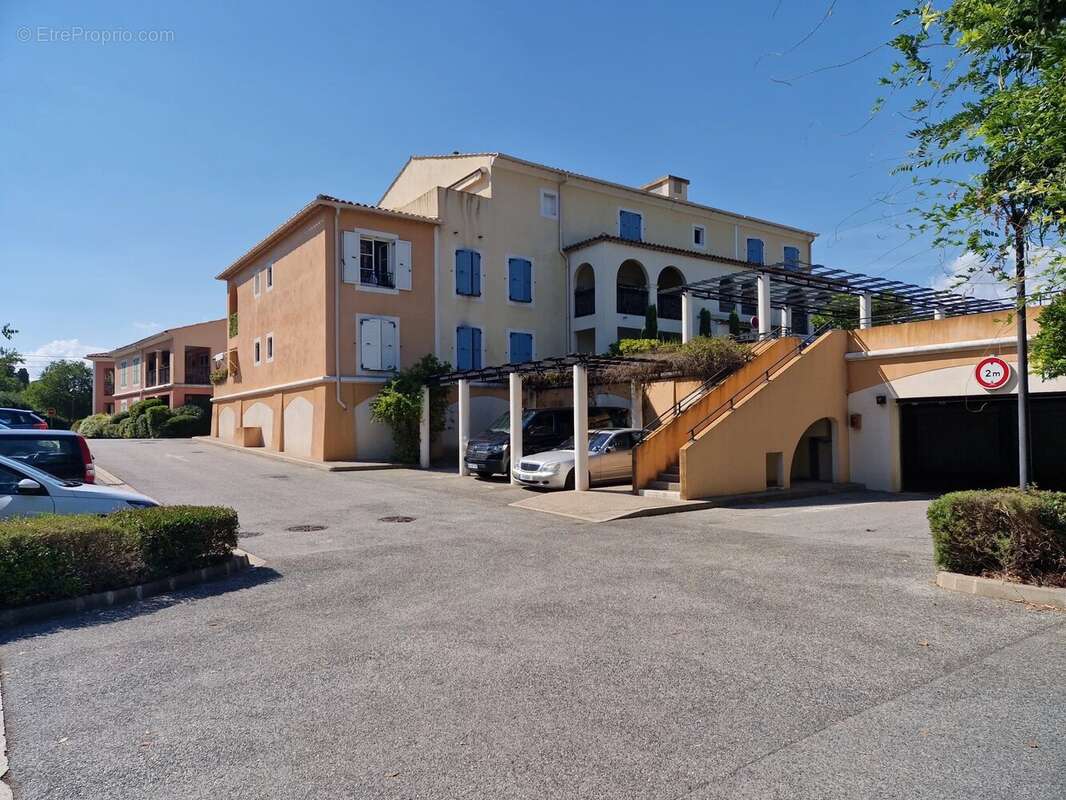 Appartement à ROQUEFORT-LES-PINS