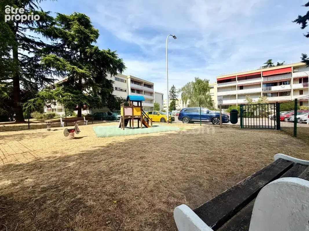 Appartement 4 pièces, 3 chambres / balcon / cave / parking / terrain de tennis - photo 19