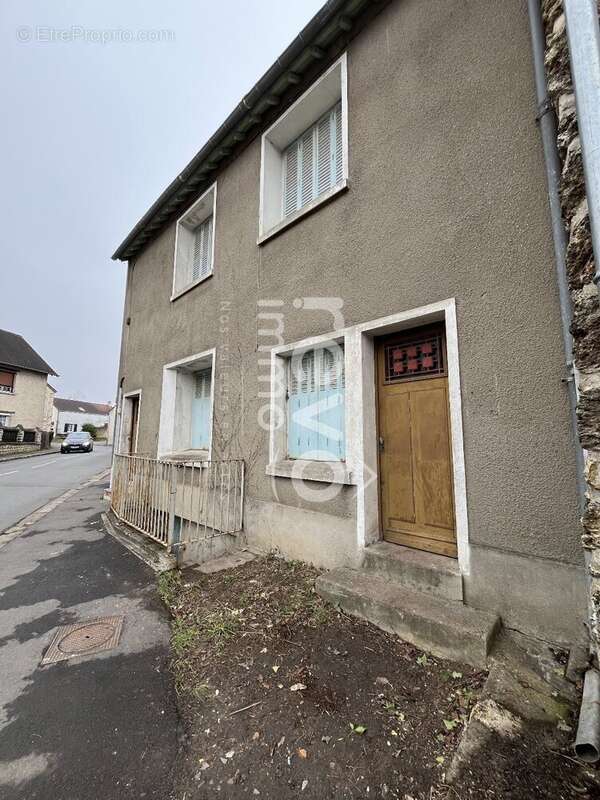 Maison à SAINT-REMY-L'HONORE