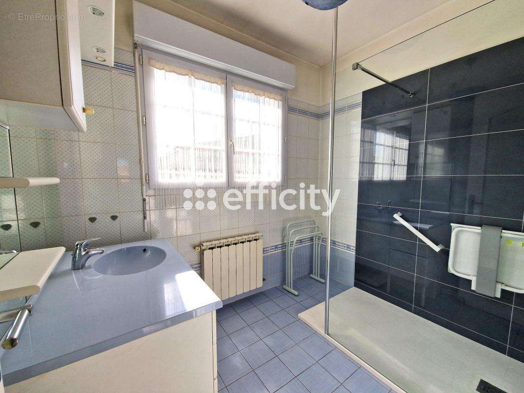 Maison à VAUX-SUR-MER