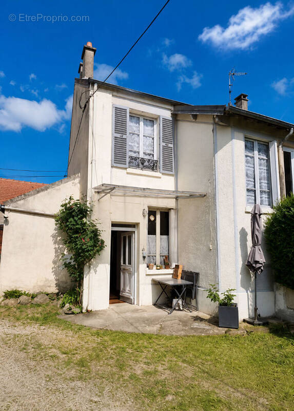 Maison à PRESLES