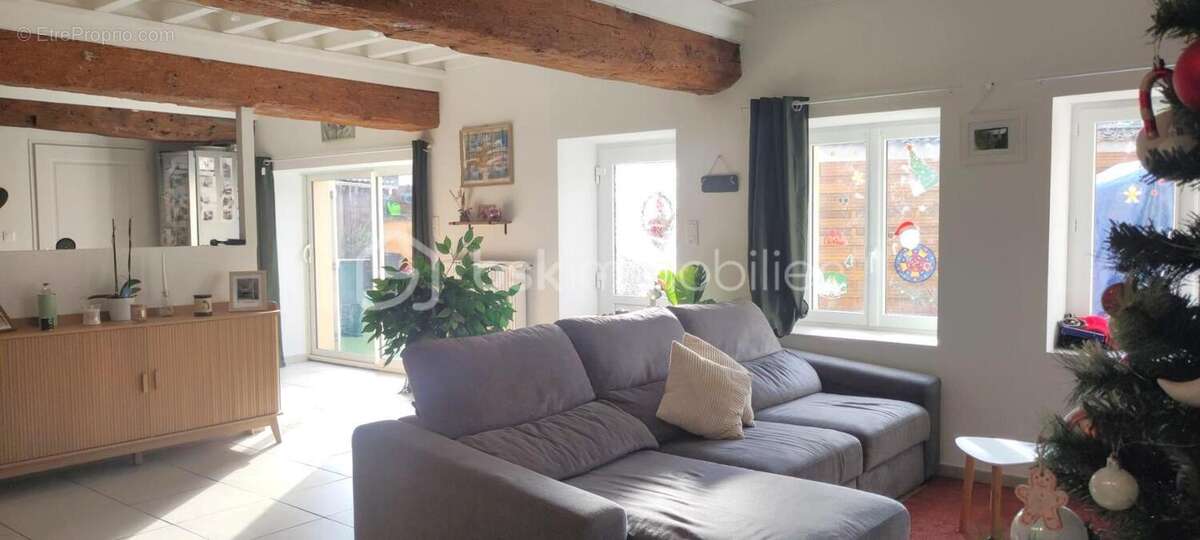 Maison à LA CHAPELLE-DE-GUINCHAY