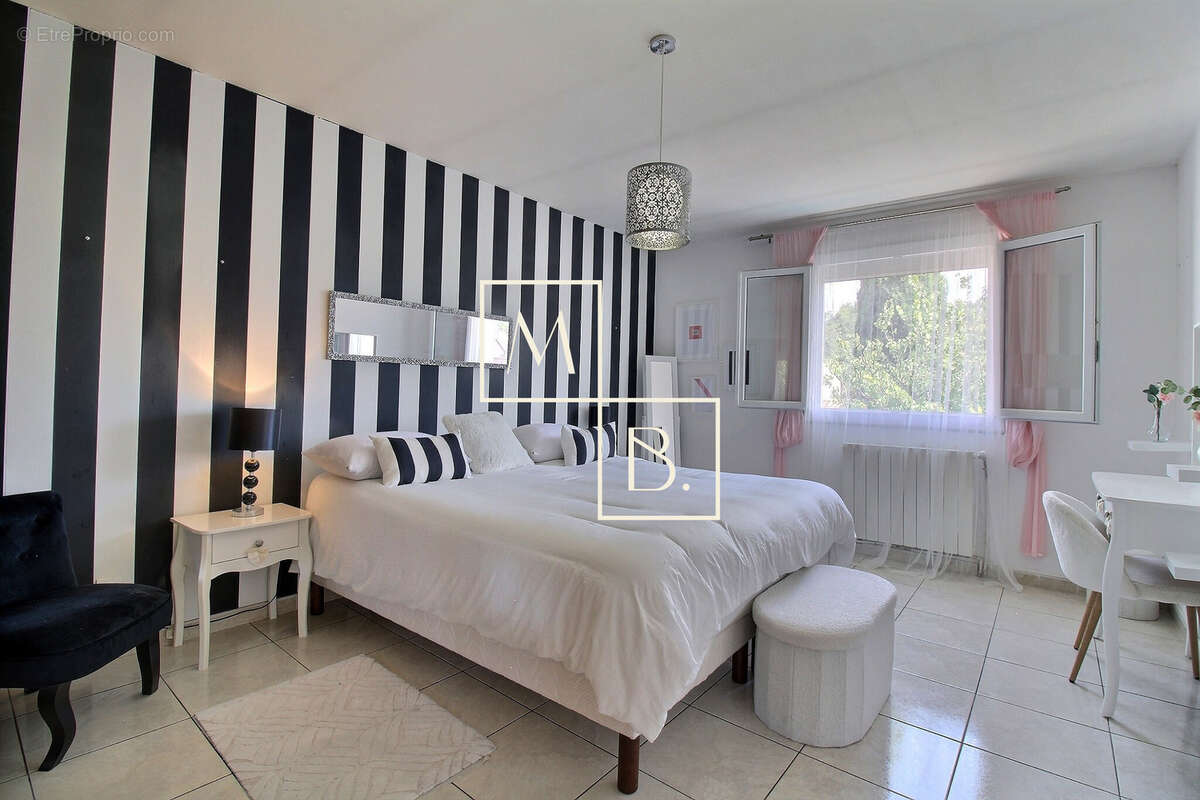 Montpellier Village, maison 6 pièces de 130m2 avec 4 grandes chambres, terrasse et piscine. - photo 15
