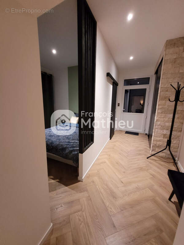 Bourg-en-Bresse - Appartement T2 rénové avec trois caves (vendu libre) - photo 6