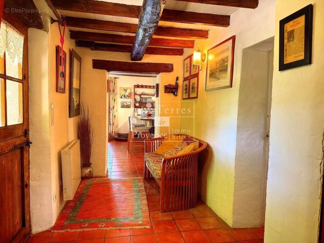 Maison à FOX-AMPHOUX