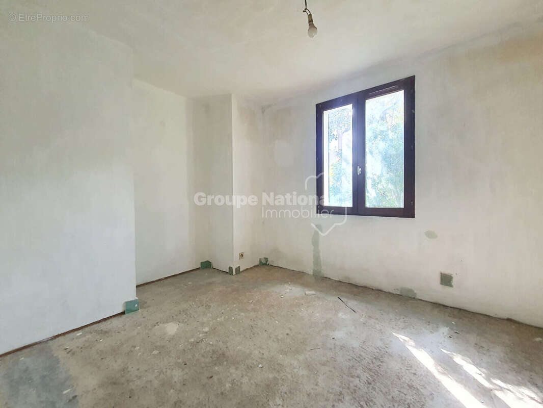 Maison à SAINT-CHAMAS