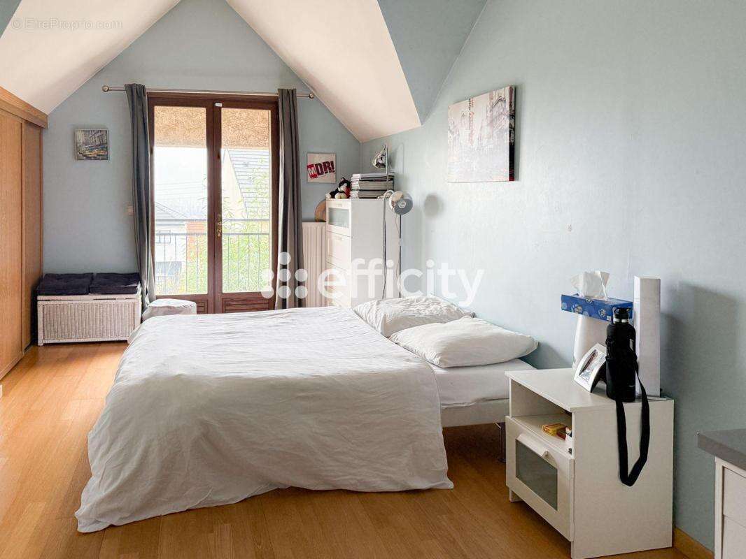Maison 155 m² à Argenteuil  - photo 3