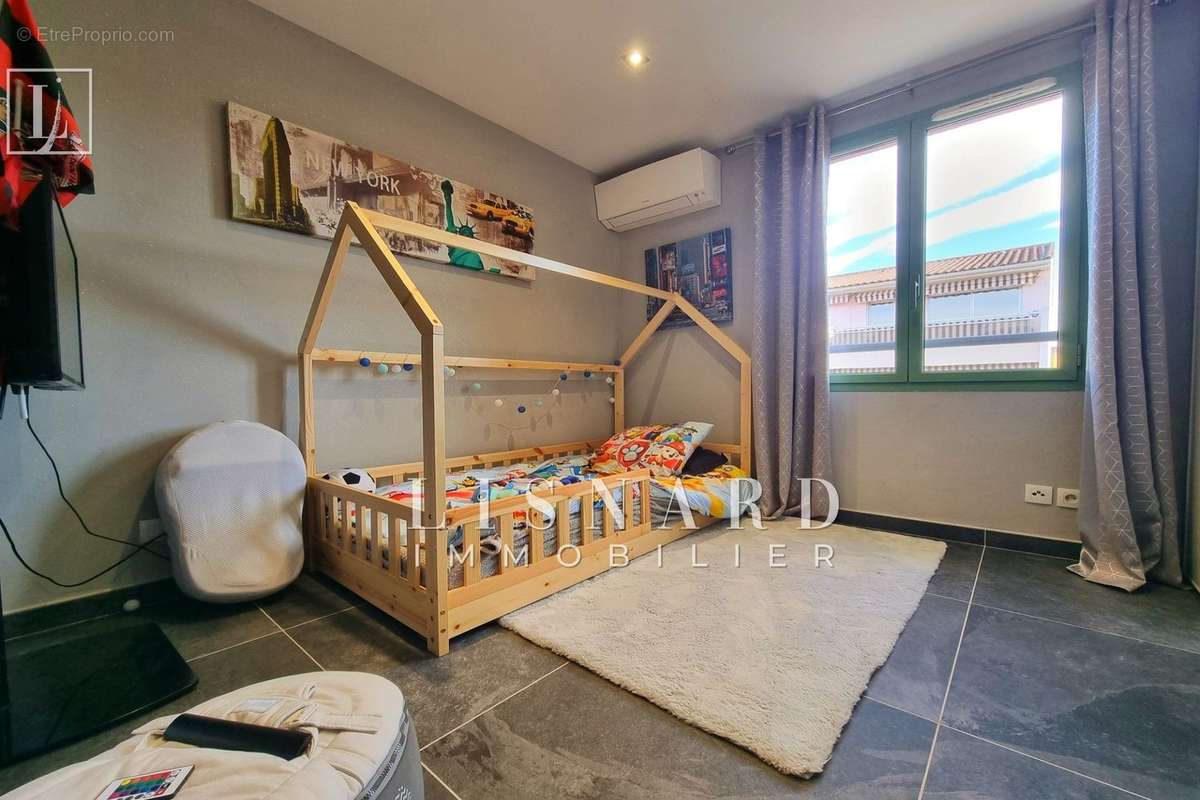 Appartement à VALLAURIS