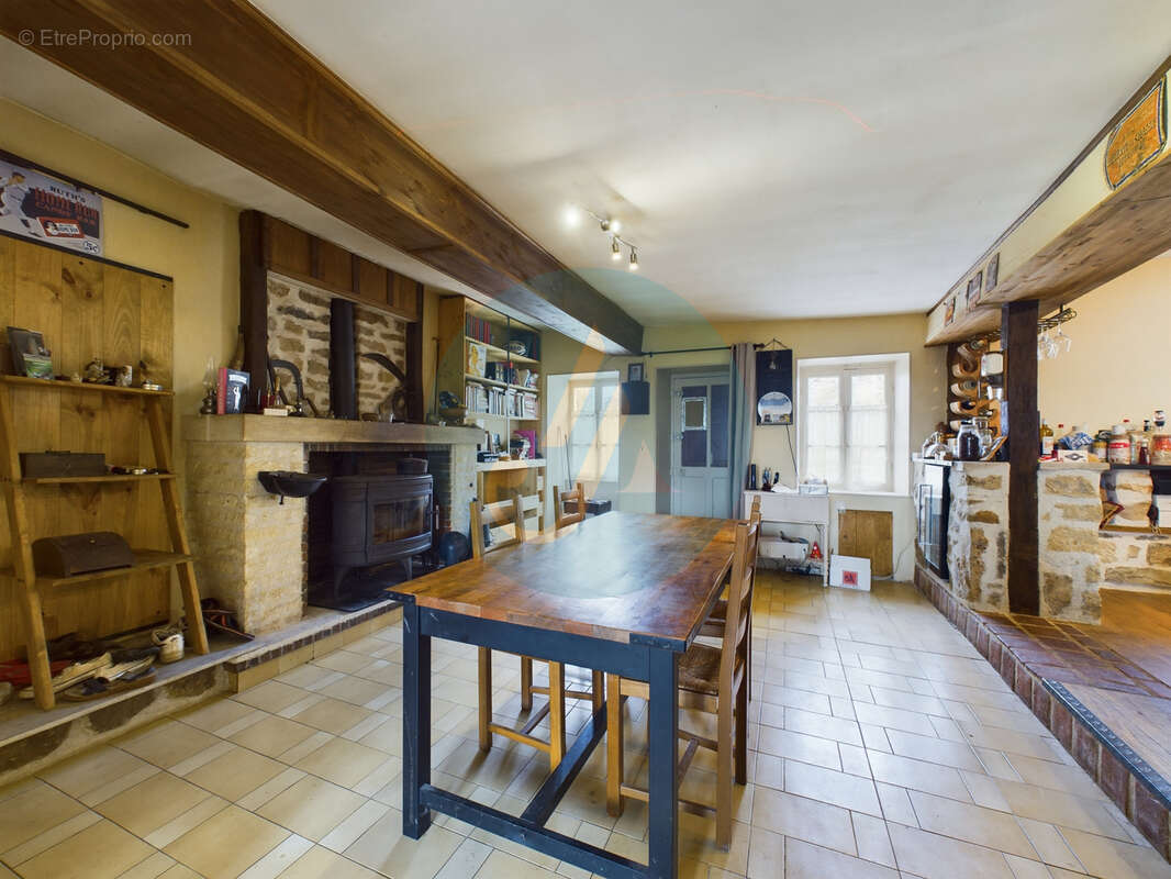 Maison à SAINT-REVERIEN
