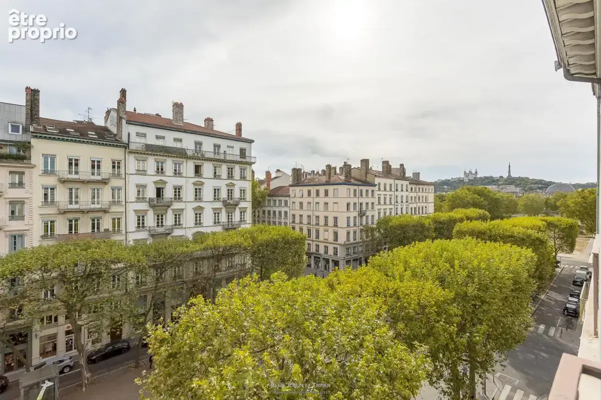 Métro foch  - dernier étage avec ascenseur et vue vue dégagée - photo 9